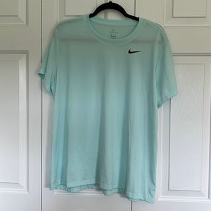 XXL Nike Dry fit Woman’s shirt never worn
